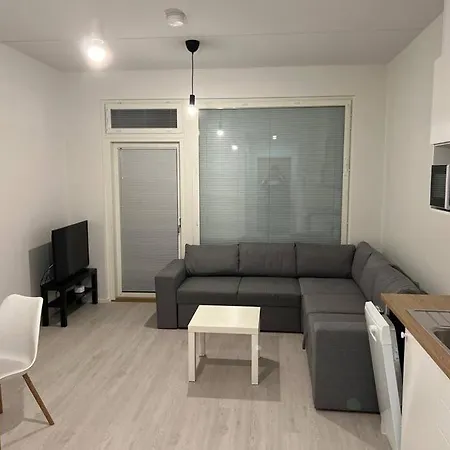 Ihana Juna Aseman Vieressae. Apartamento