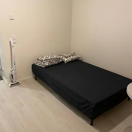 Ihana Juna Aseman Vieressae. Vantaa