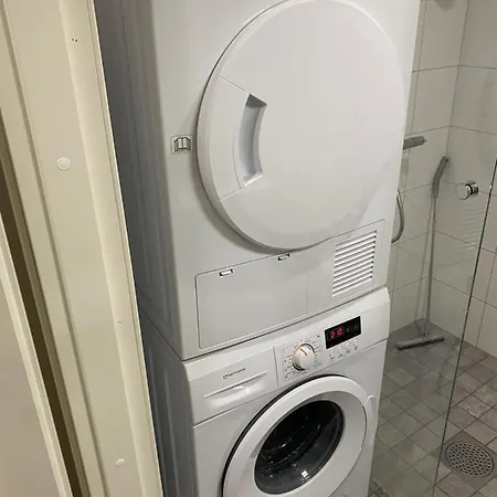 Ihana Huoneisto Juna Aseman Vieressae. *