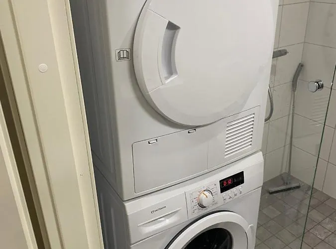 Ihana Juna Aseman Vieressae. *